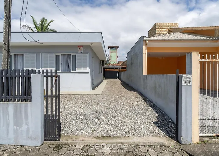 Bela Casa A 100M Da Praia Da Armacao Rpr056